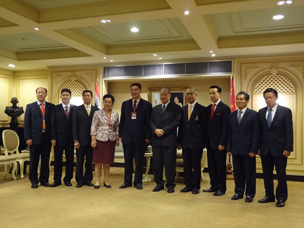 于会长会务素坤潘